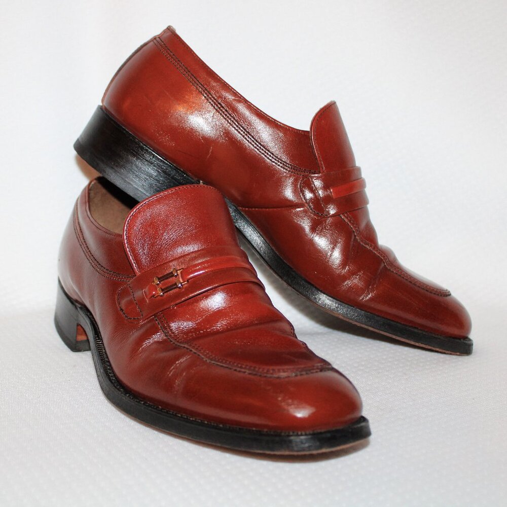 Sanitized Comfort Plus Vintage Men's Leather Loafers with Gold Accent Size 8